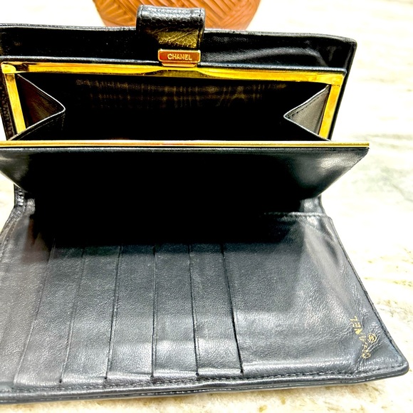 Chanel Authentic CC Caviar Leather Bifold Wallet With Tab Button Snap Cl… - Picture 7 of 10